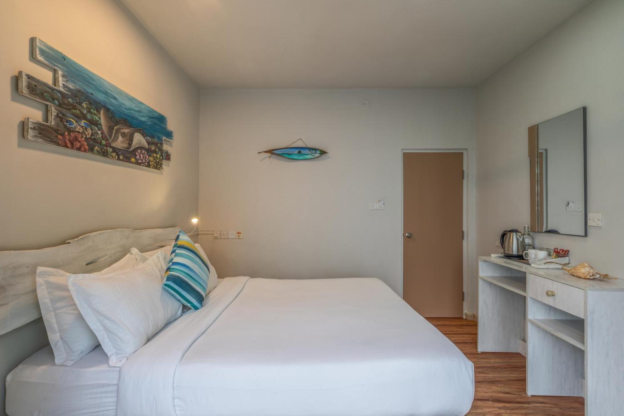 Ocean Pearl Maldives At Gulhi Island Hotel Eksteriør billede